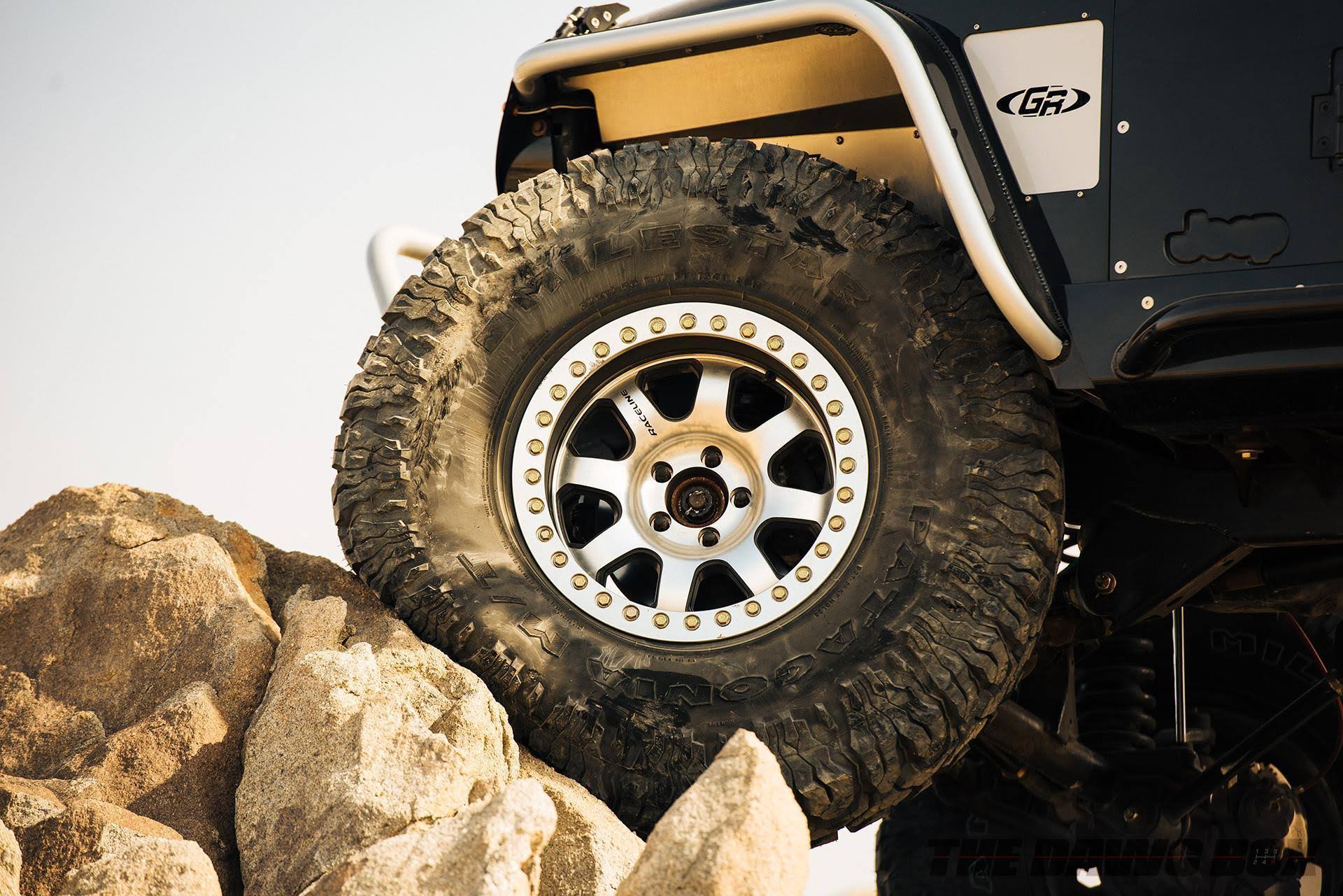 LT295/60R20E 126/123Q Tire D186511