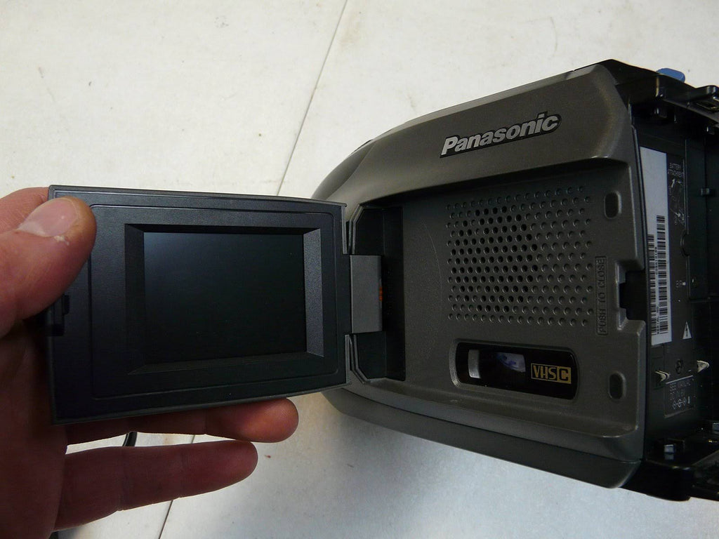 Compact VHS/VHS-C Palmcorder Camcorder Bundle W836294