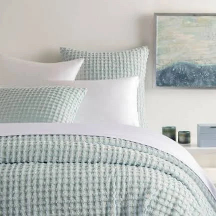 Dove White Coverlet Twin O22629