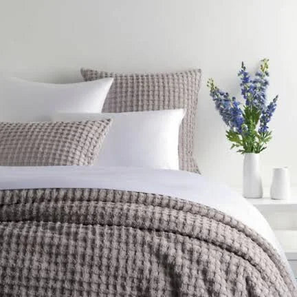 Dove White Coverlet Twin O22629