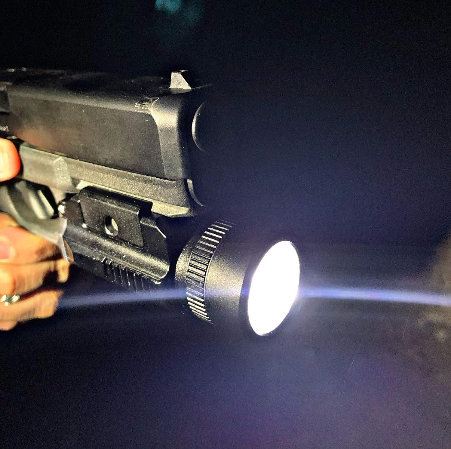 1200 Lumen Compact Pistol Weapon Light with 2 x CR123A Batteries V320