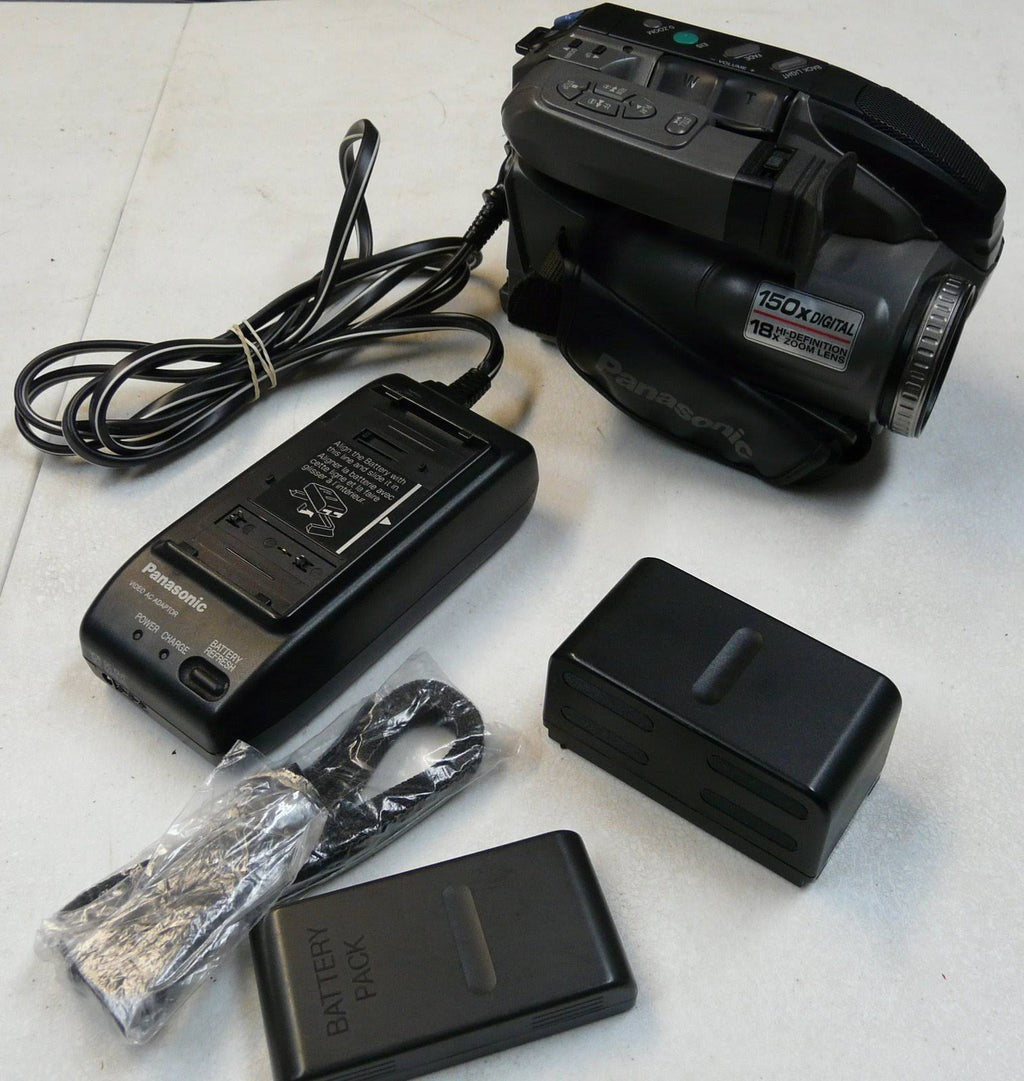 Compact VHS/VHS-C Palmcorder Camcorder Bundle W836294