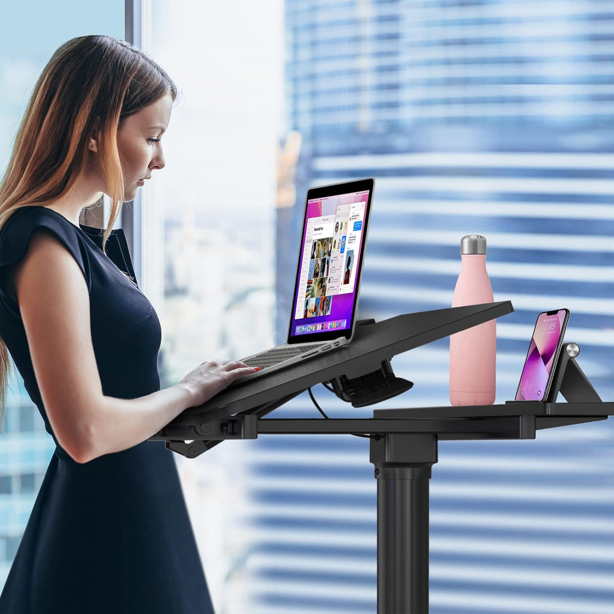 47 Ambidextrous Mobile Standing Desk with Split Top Tilting Tray, Pneumatic Laptop Cart, Black Cart with Brake Casters Z4706