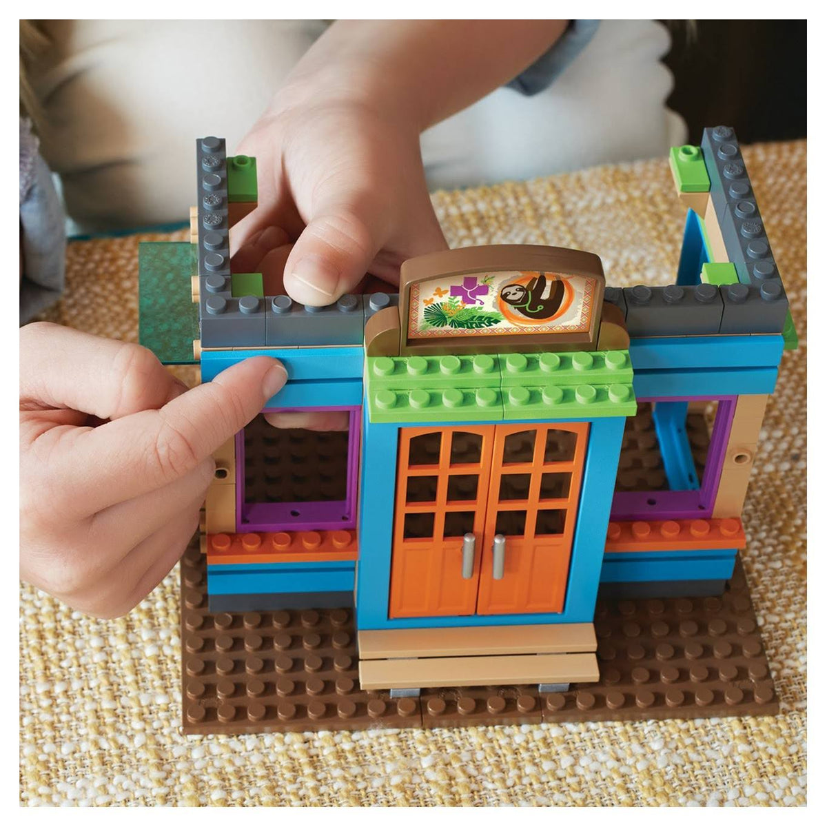 2-in-1 Rainforest Sanctuary Building Set X536813