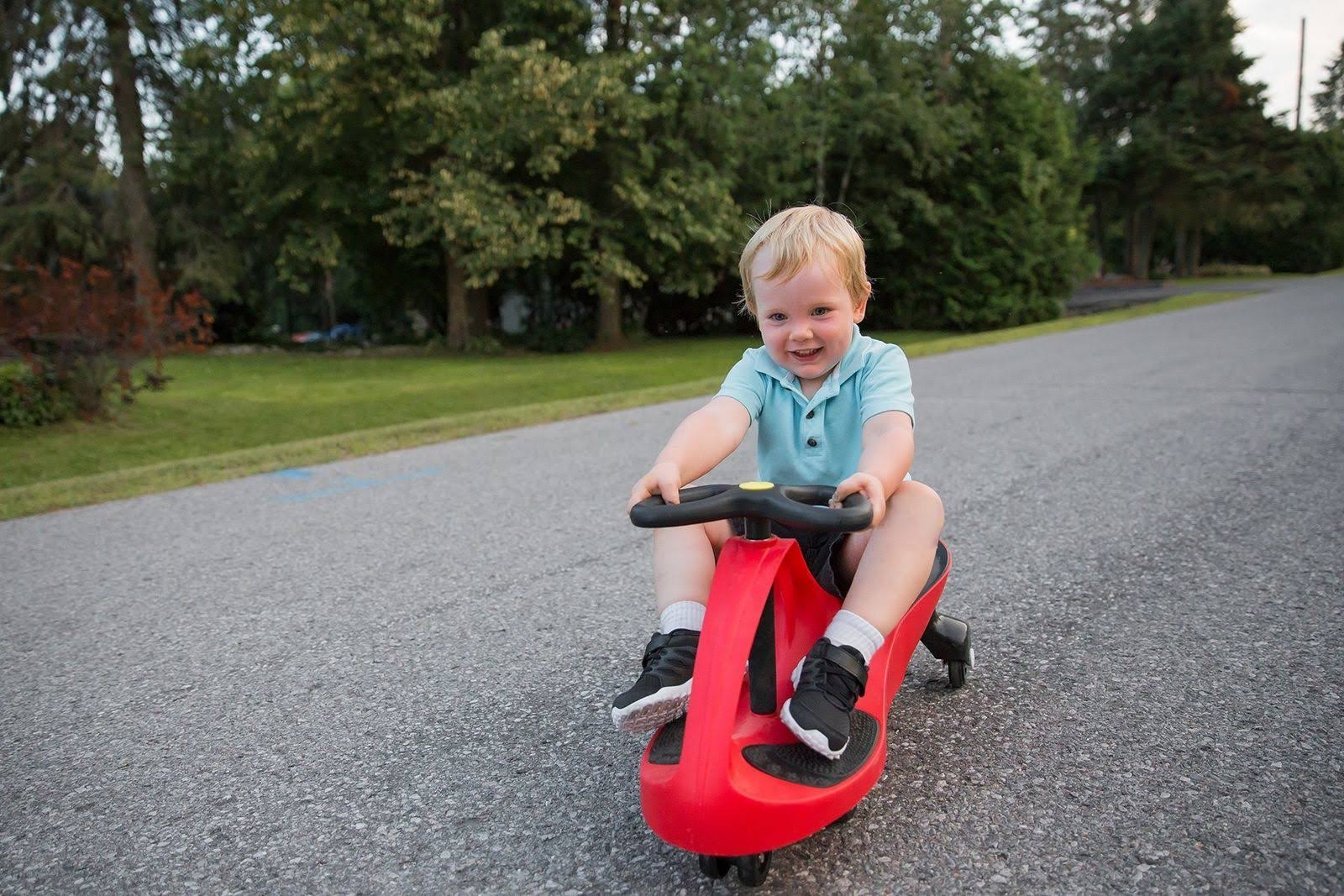 Red Ride-On Toy Car O641