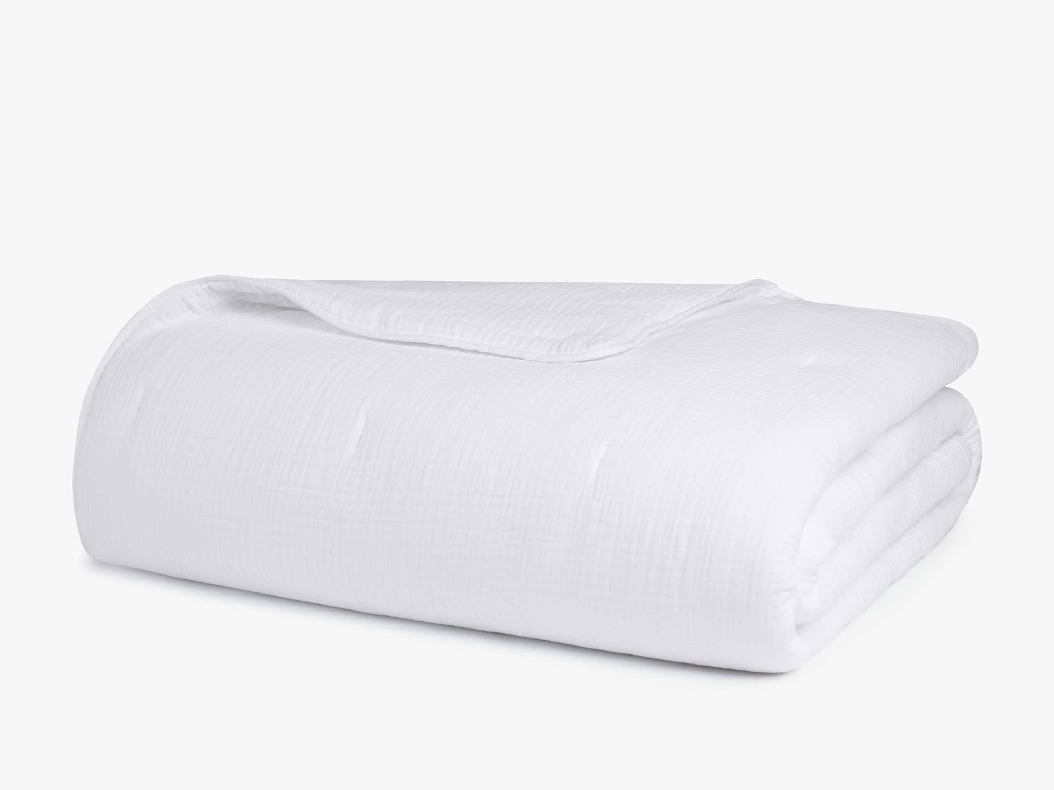 Twin/Twin XL White Cotton Quilt D163