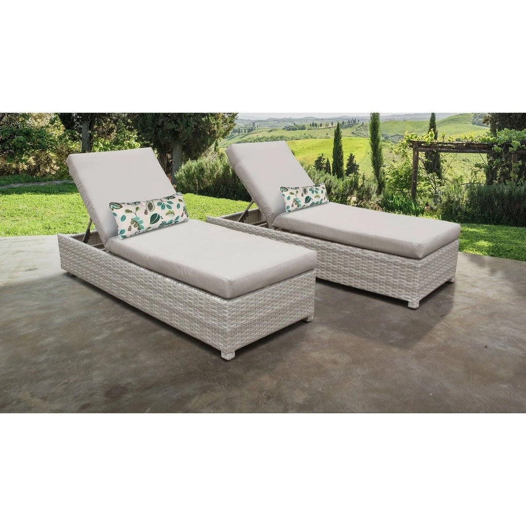 Beige Set of 2 Chaises Q64505