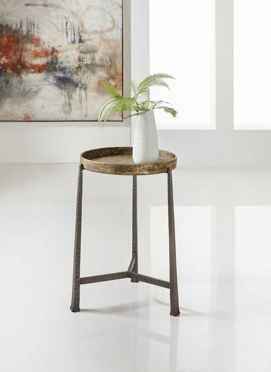 Accent Table I880284