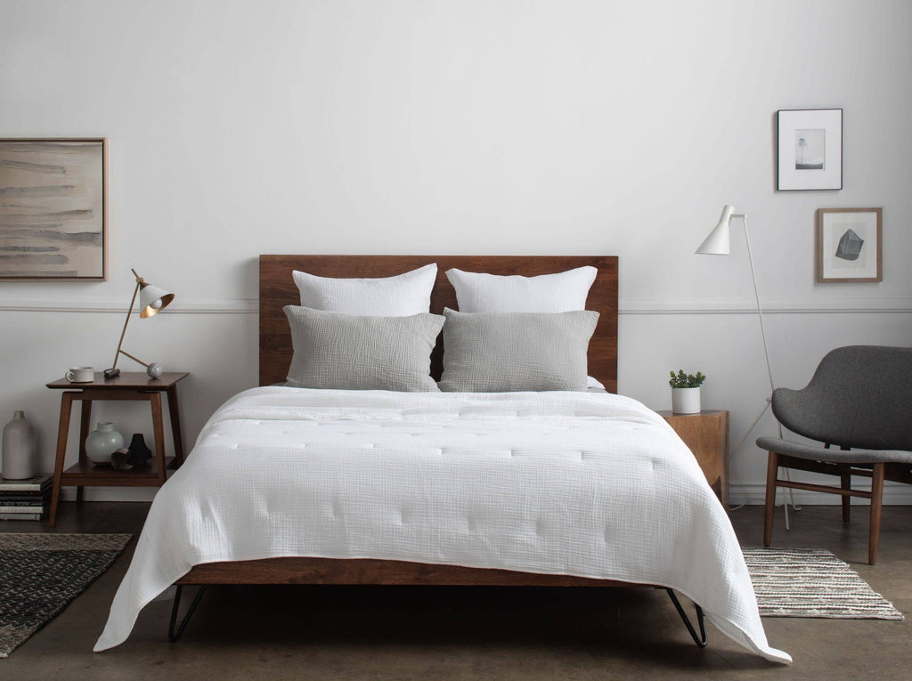 Twin/Twin XL White Cotton Quilt D163