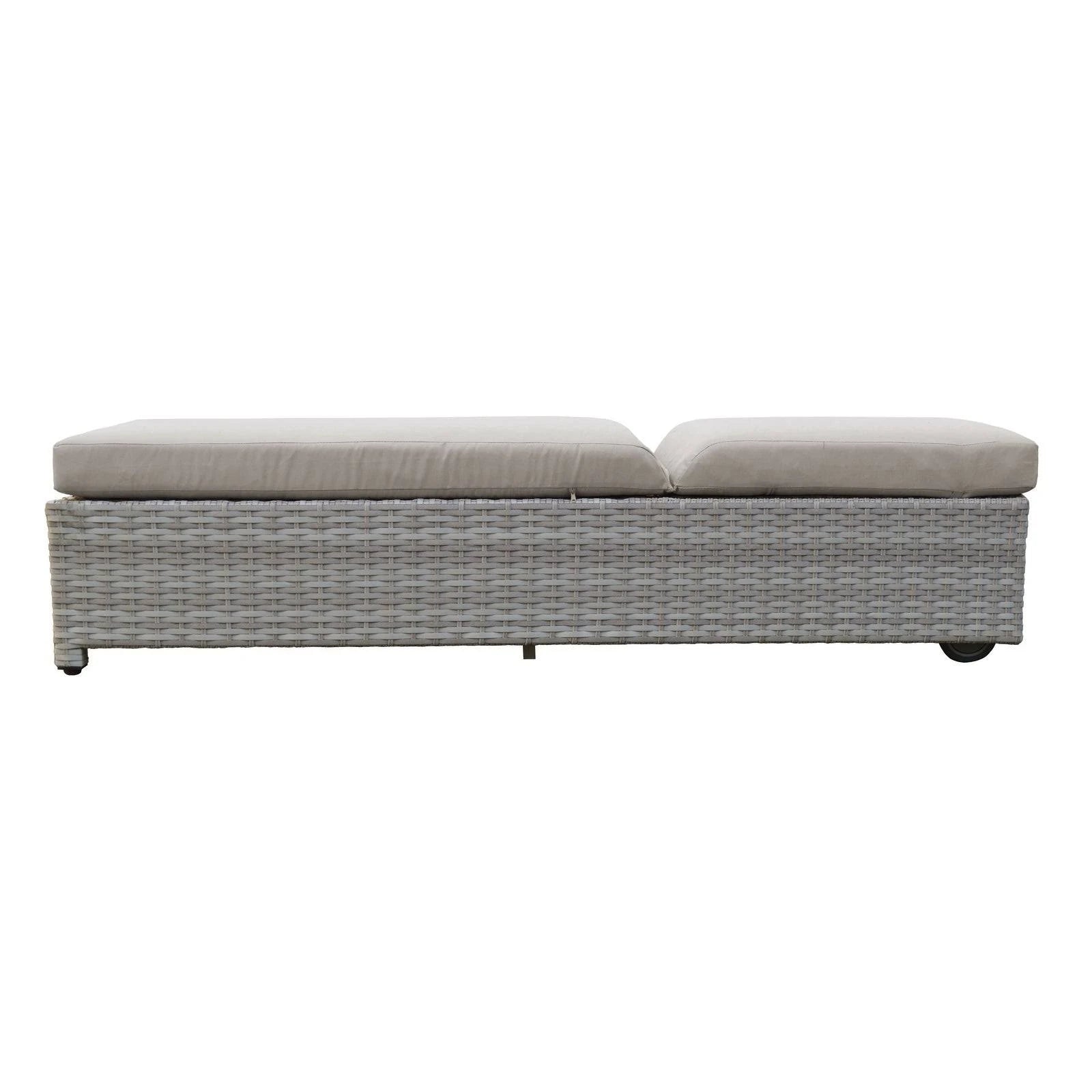 Beige Set of 2 Chaises Q64505