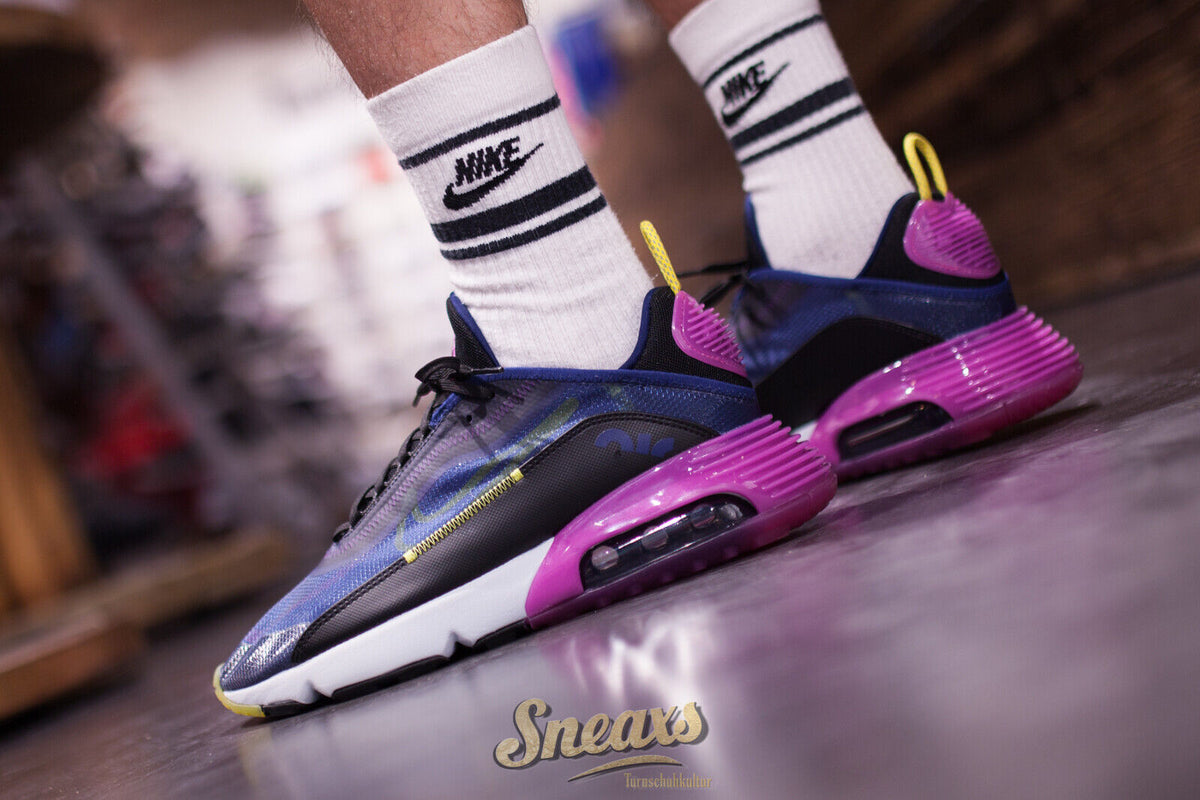 Black/Blue/Pink Running Shoes Size 10 V730109